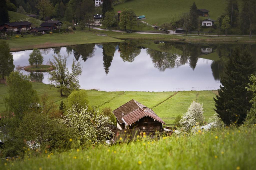 Bio-Bauernhof Reitmayrgut Goldegg Exterior photo